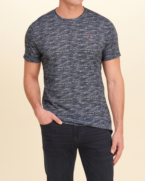 MUST-HAVE CREW T-SHIRT
